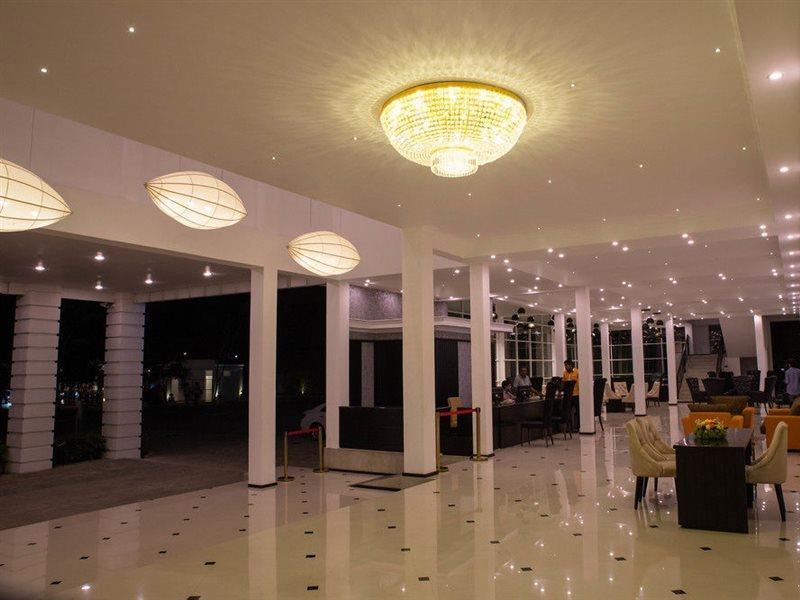 The Covanro Airport Hotel - Katunayake Гампаха Экстерьер фото